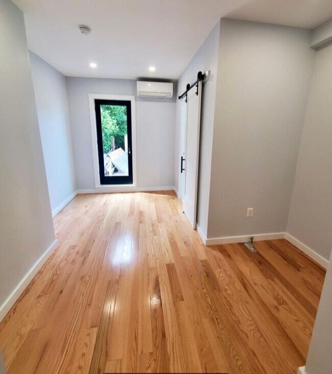Building Photo - 192 Nassau Ave