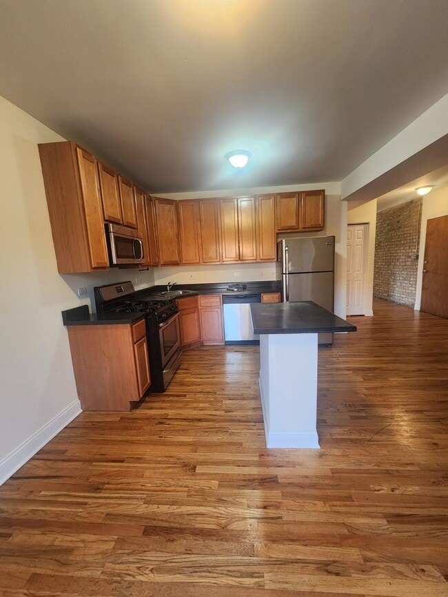 Building Photo - 5014 N Harding Ave