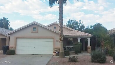 Building Photo - 1424 E Binner Dr