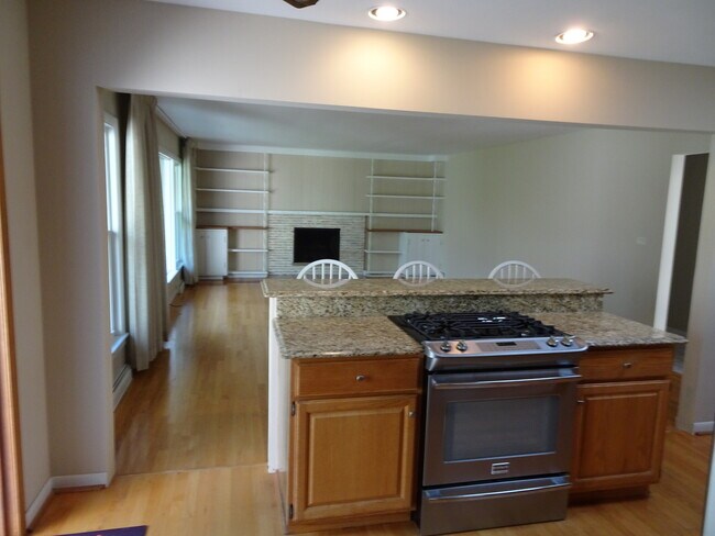 Foto del edificio - 1109 Raleigh Rd