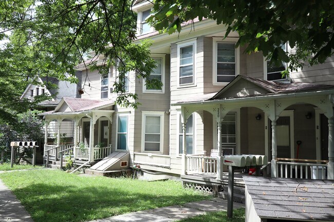 Building Photo - 220 W Spencer St