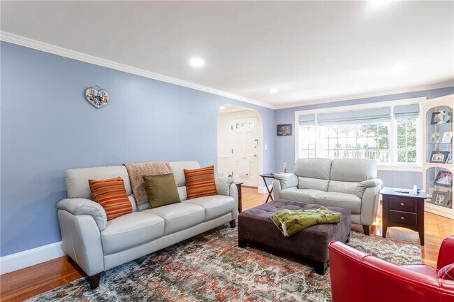 Foto del edificio - 470 Elmgrove Ave