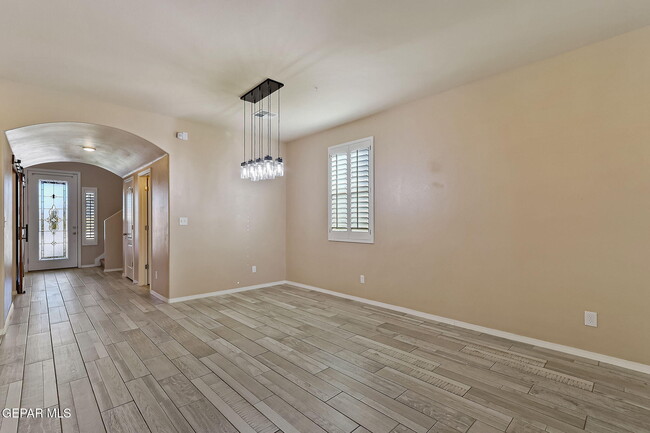 Building Photo - 3921 Desert Dunes Dr
