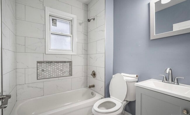 Foto del edificio - 402 Morse Ave