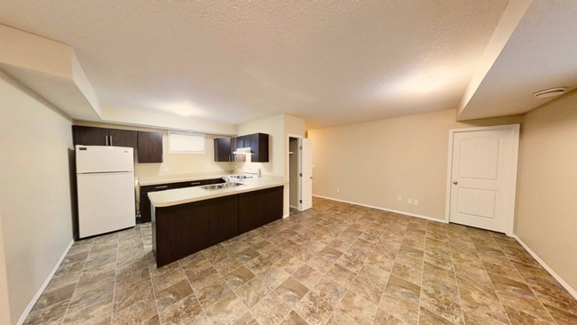 Building Photo - 11207-11298 98 St