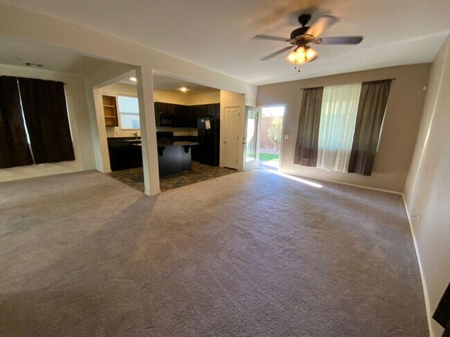 Foto del edificio - STUNNING 3 BEDROOM, 2.5 BATH HOME IN NORTHWEST LAS VEGAS!