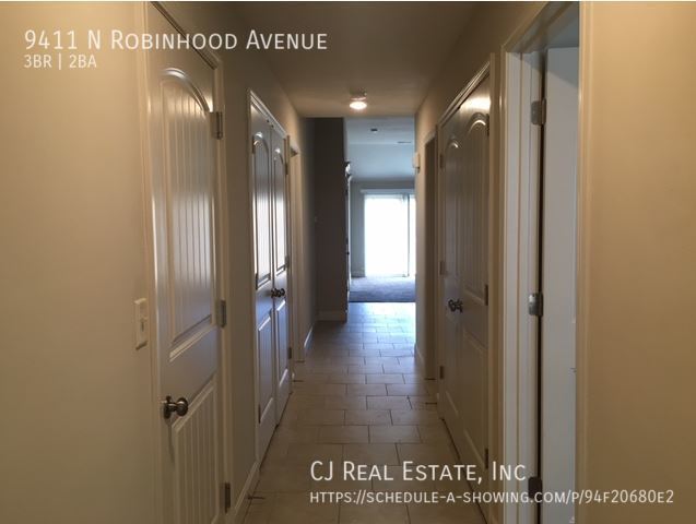 Building Photo - 9411 N Robinhood Ave