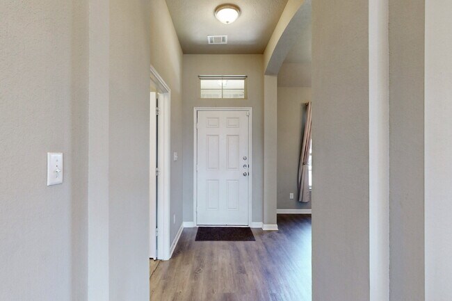 Foto del edificio - 3 Bedrooms | 2 Bathrooms | 1,454 SF | Built in 2017 | 2-Car Garage With Lawn Care included and al...
