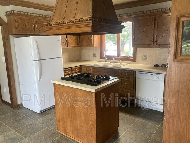 Foto del edificio - 1275 104th St SW