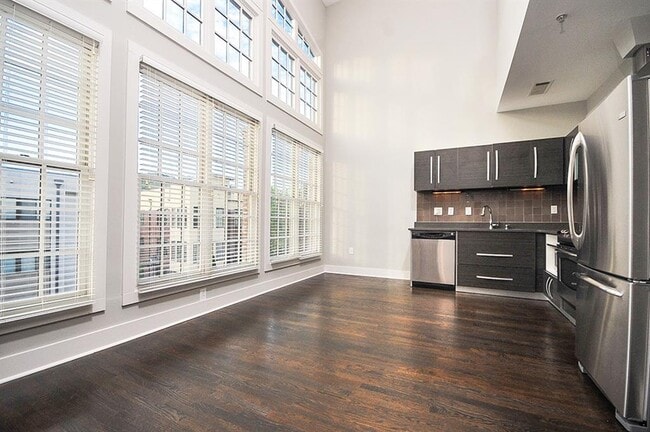 Building Photo - 1300 DeKalb Ave NE