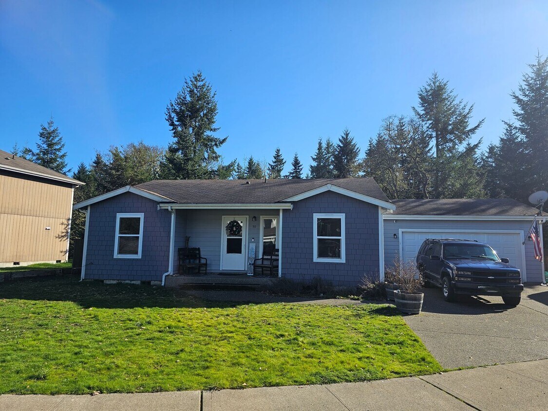 Primary Photo - Beautiful 3 Bedroom 2 Bath Home in Heart o...