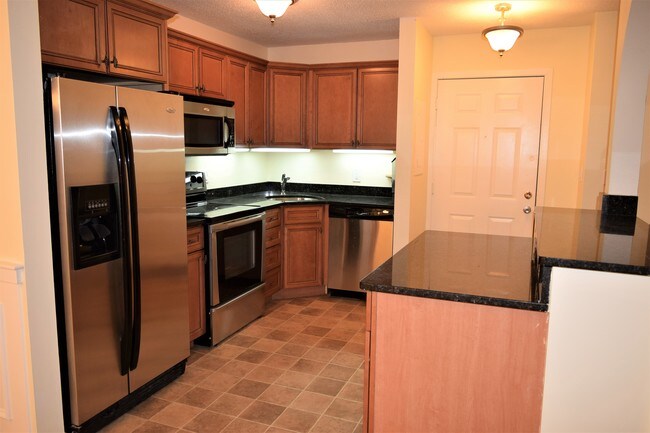 Kitchen - 900 Brookside Dr