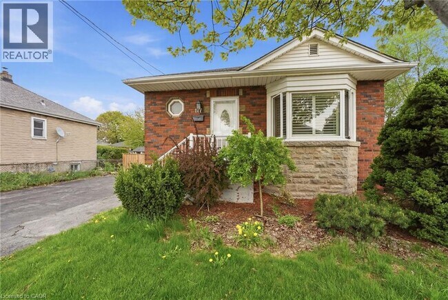 Photo du bâtiment - 177 E 31st St
