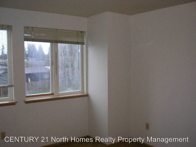 Building Photo - 5002 84th St NE