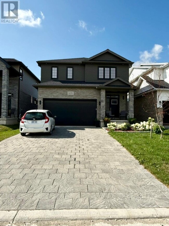 Building Photo - 1458 Wright Cres