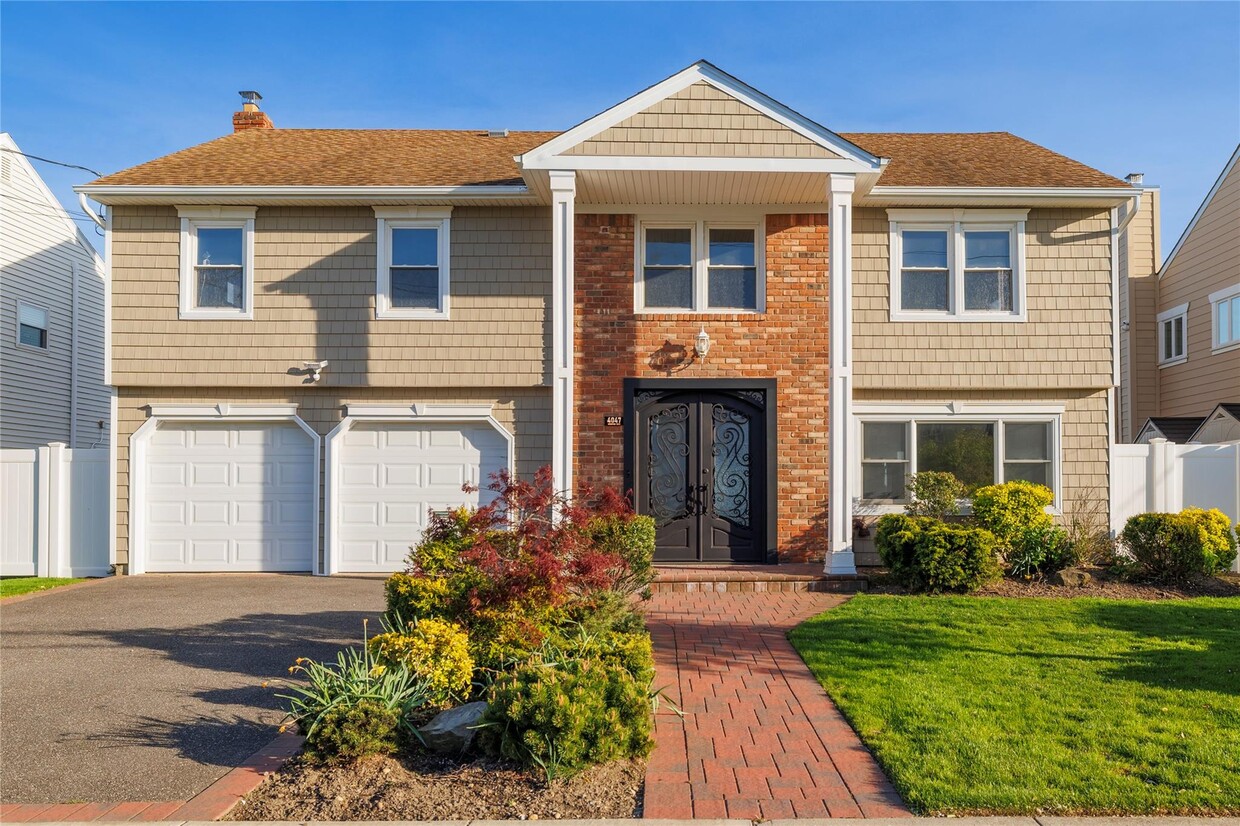 Foto principal - 4047 Greentree Dr