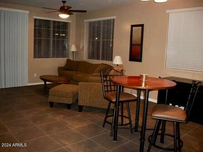 Foto del edificio - 2134 W Tallgrass Trail