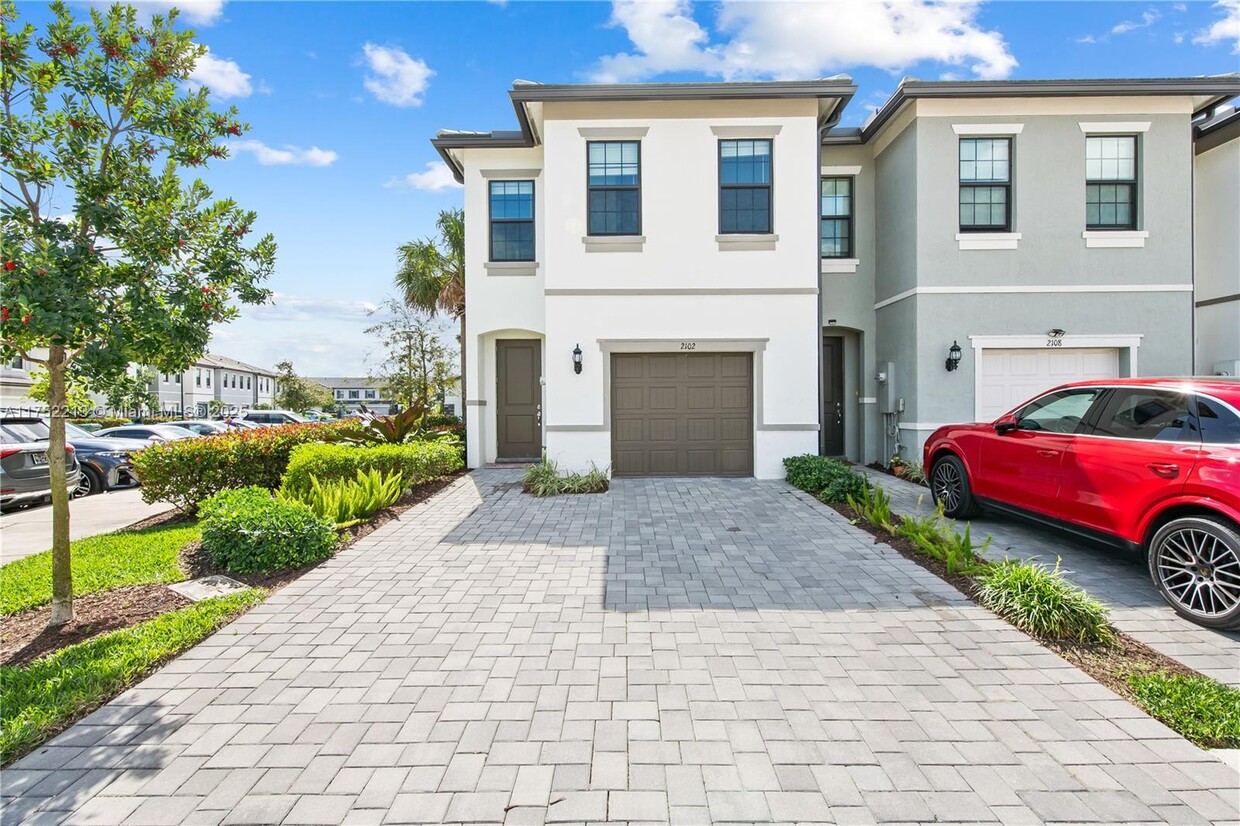 Foto principal - 2102 Appleton Cir N