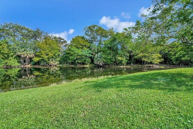Foto del edificio - 1022 Island Manor Dr