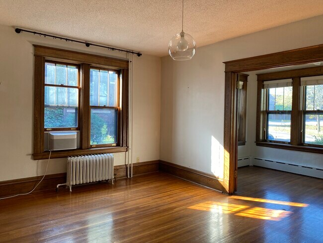 Foto del edificio - 1064 Marshall Ave