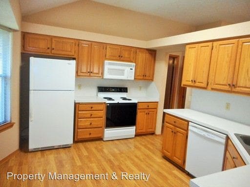 Building Photo - 1821 Pinnacle Ln