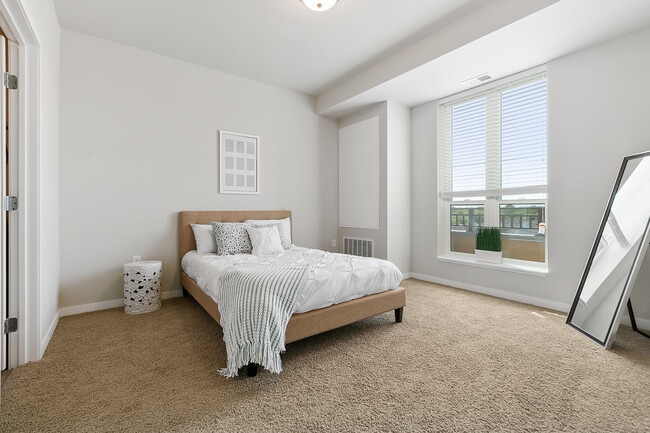 Building Photo - CityVue 2