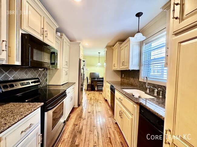 Building Photo - 4819 Jarboe St
