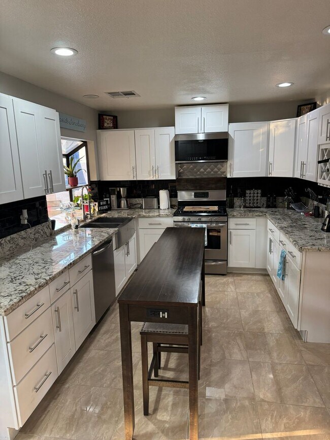 Foto del edificio - 163 Coventry Dr