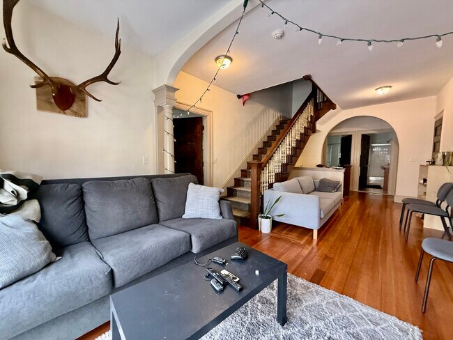 Foto del edificio - 66 Englewood Ave