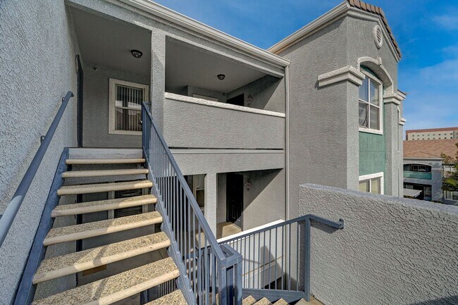 Building Photo - LOCATION! LOCATION! LOCATION! Move-in ready 2-bedroom condo in Centennial Hills!