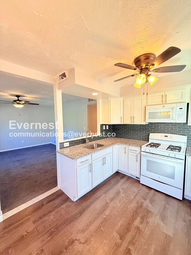 Foto del edificio - 9433 Sylvia St