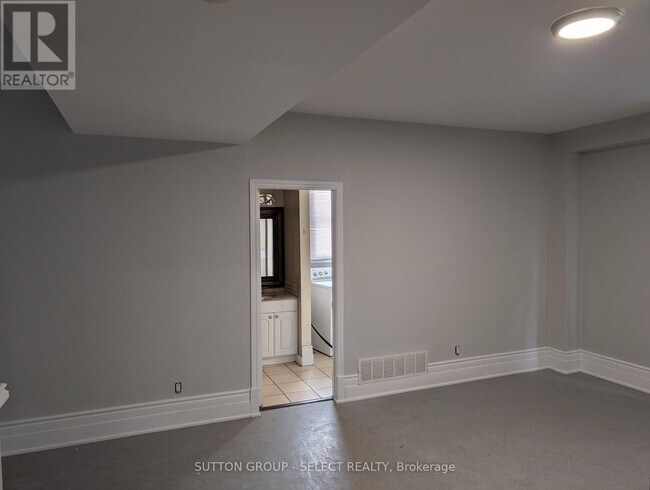 Photo du bâtiment - 627 Wellington St