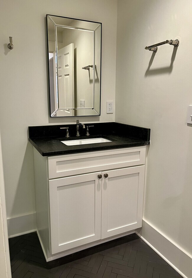 Foto del edificio - 674 Mohawk