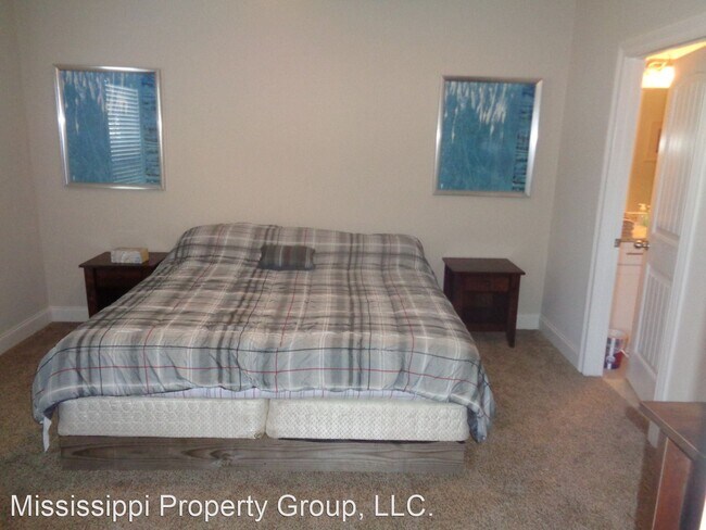 Building Photo - 4 br, 4.5 bath House - 236 Massee Circle