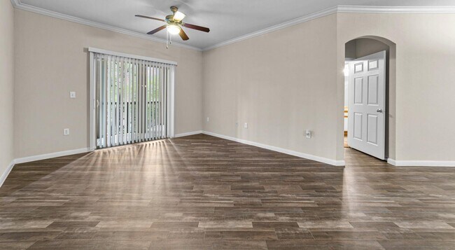 Foto del edificio - 5720 Forest Park Rd