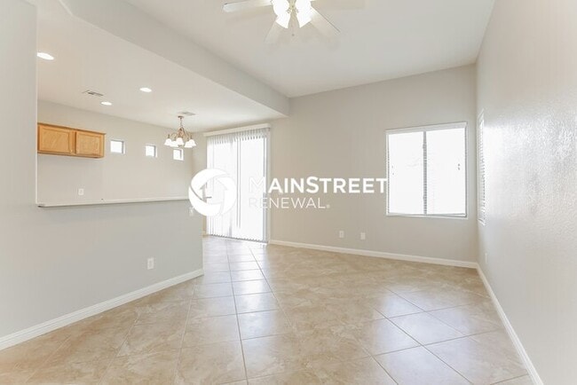 Foto del edificio - 4 Bedroom Pet-Friendly Home in Las Vegas, NV with Main Street Renewal