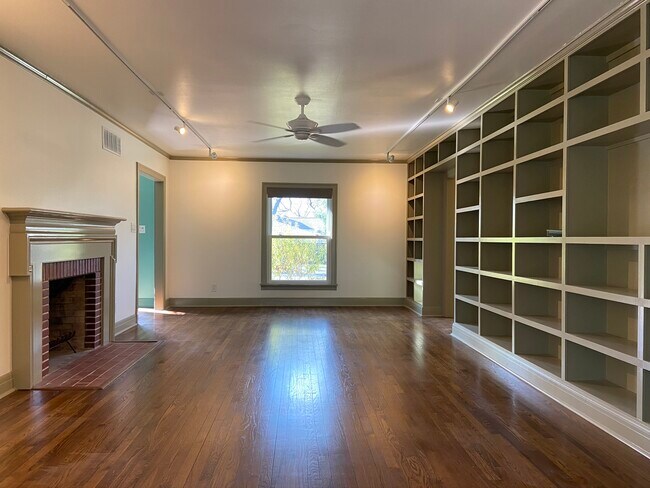 Building Photo - 4103 Bradwood Rd