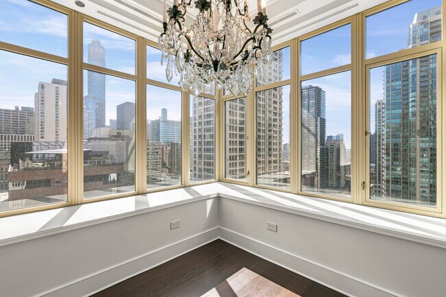 Foto del edificio - 118 E Erie St