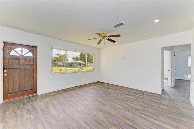 Building Photo - 818 Padgett Ave