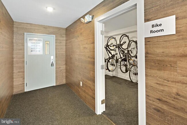 Foto del edificio - 1155 S 15th St