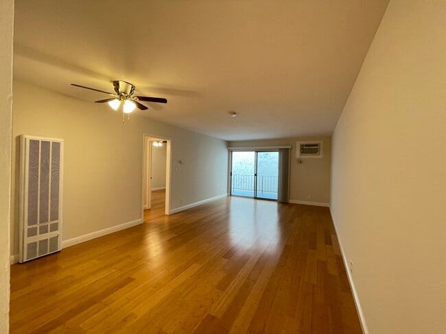 Building Photo - 1162 Saranap Ave