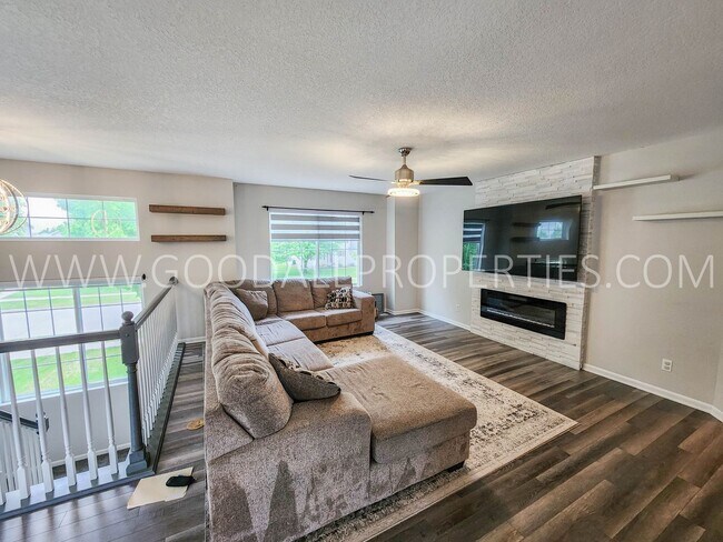Foto del edificio - Updated 3 Bedroom Home in Waukee