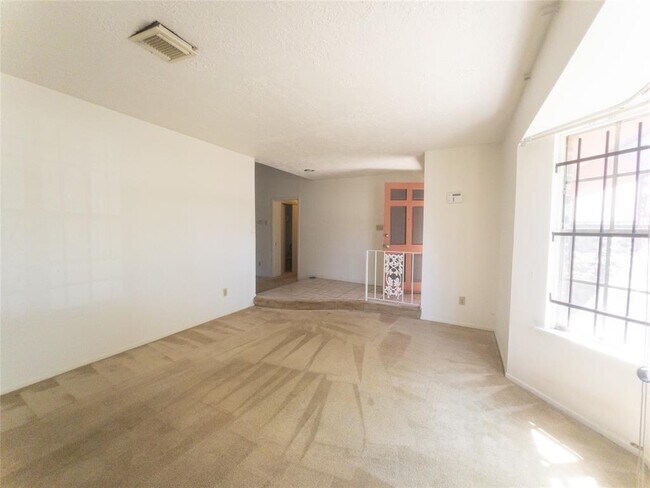 Building Photo - 4306 Rosebud Dr