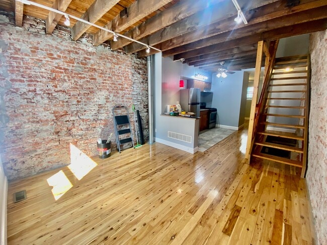 Building Photo - 2027 S Watts St.