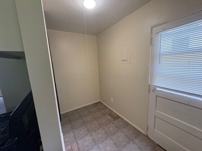 Foto del edificio - 3 Bedroom Ranch In Meadowdale