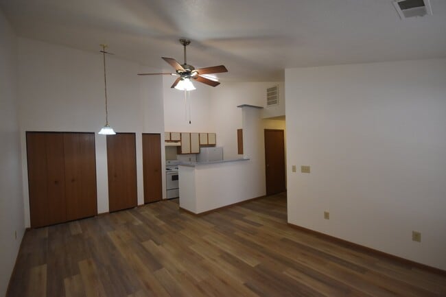 Foto del edificio - 10601 Cunot-Cataract Rd