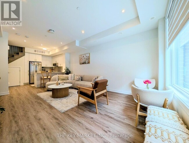 Building Photo - 3550 Colonial Dr