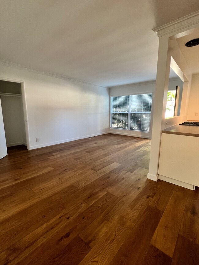 Foto del edificio - 7452 Romaine St