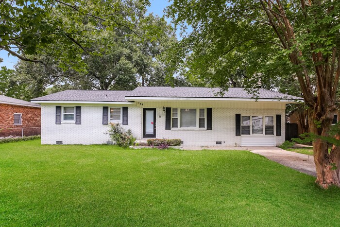 Foto principal - 123 Belknap Rd