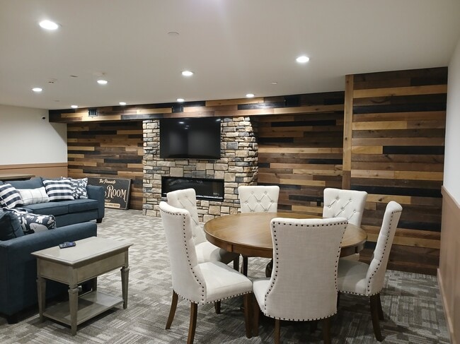 Card Table Community Room - The Pinnacle at Swiftwater